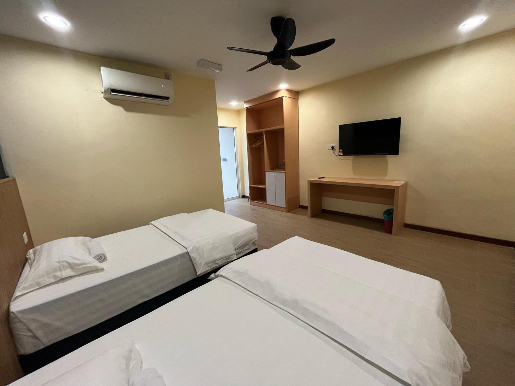 Halo Hotel Semporna Buitenkant foto