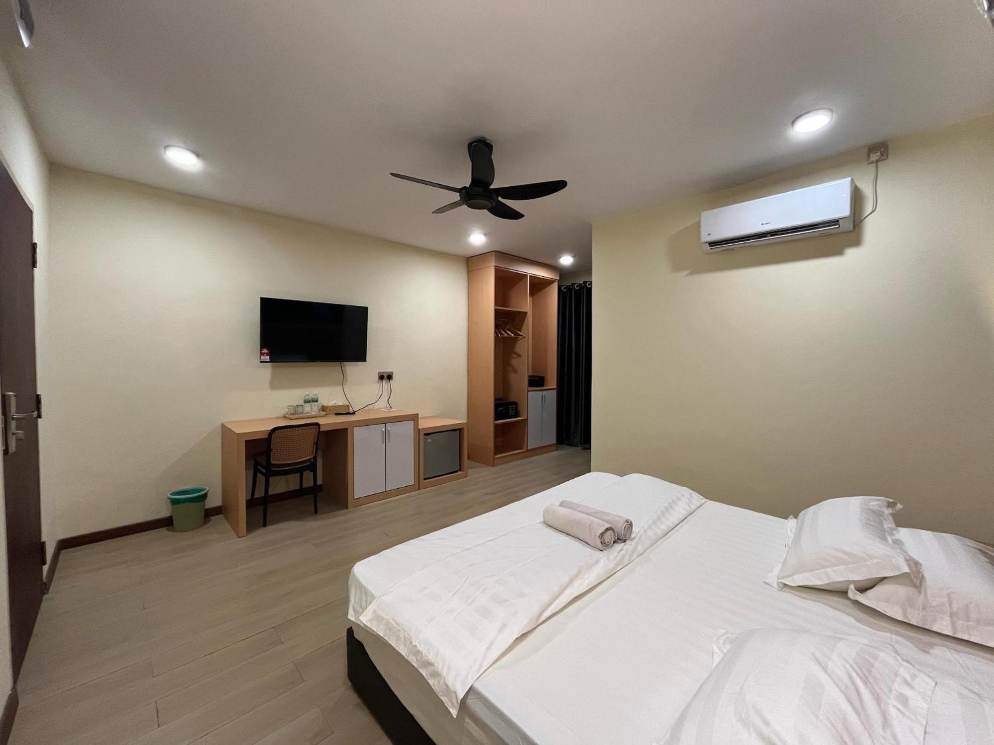 Halo Hotel Semporna Buitenkant foto