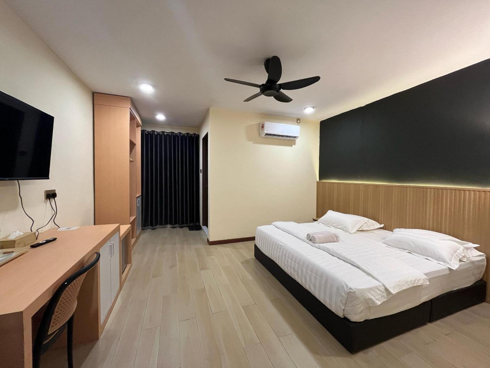 Halo Hotel Semporna Buitenkant foto