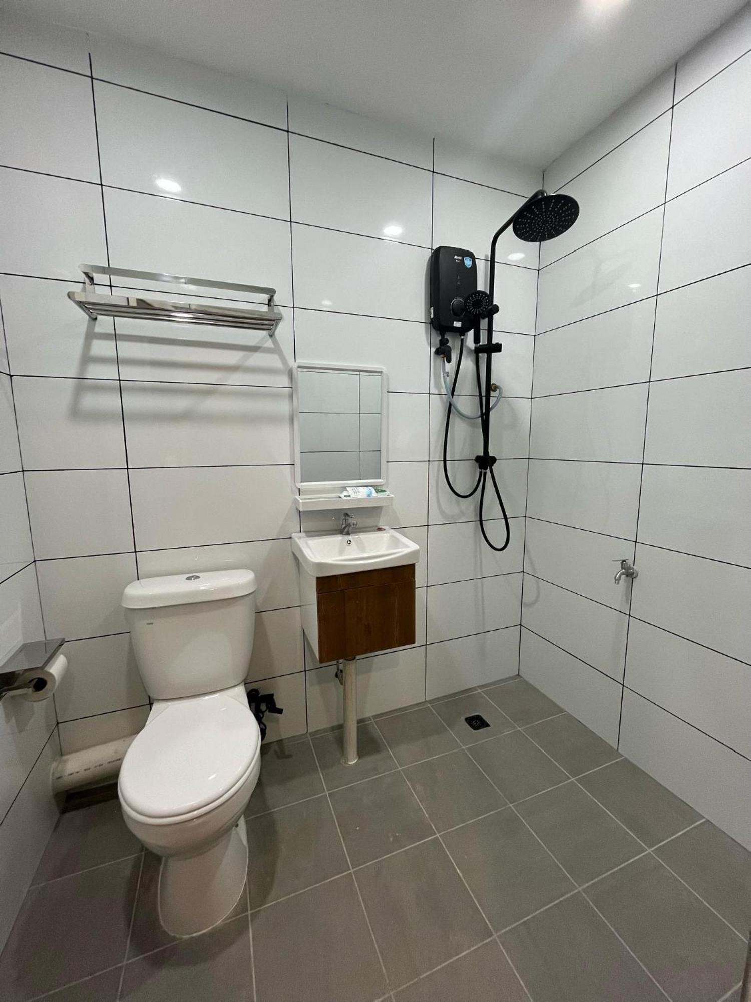 Halo Hotel Semporna Buitenkant foto