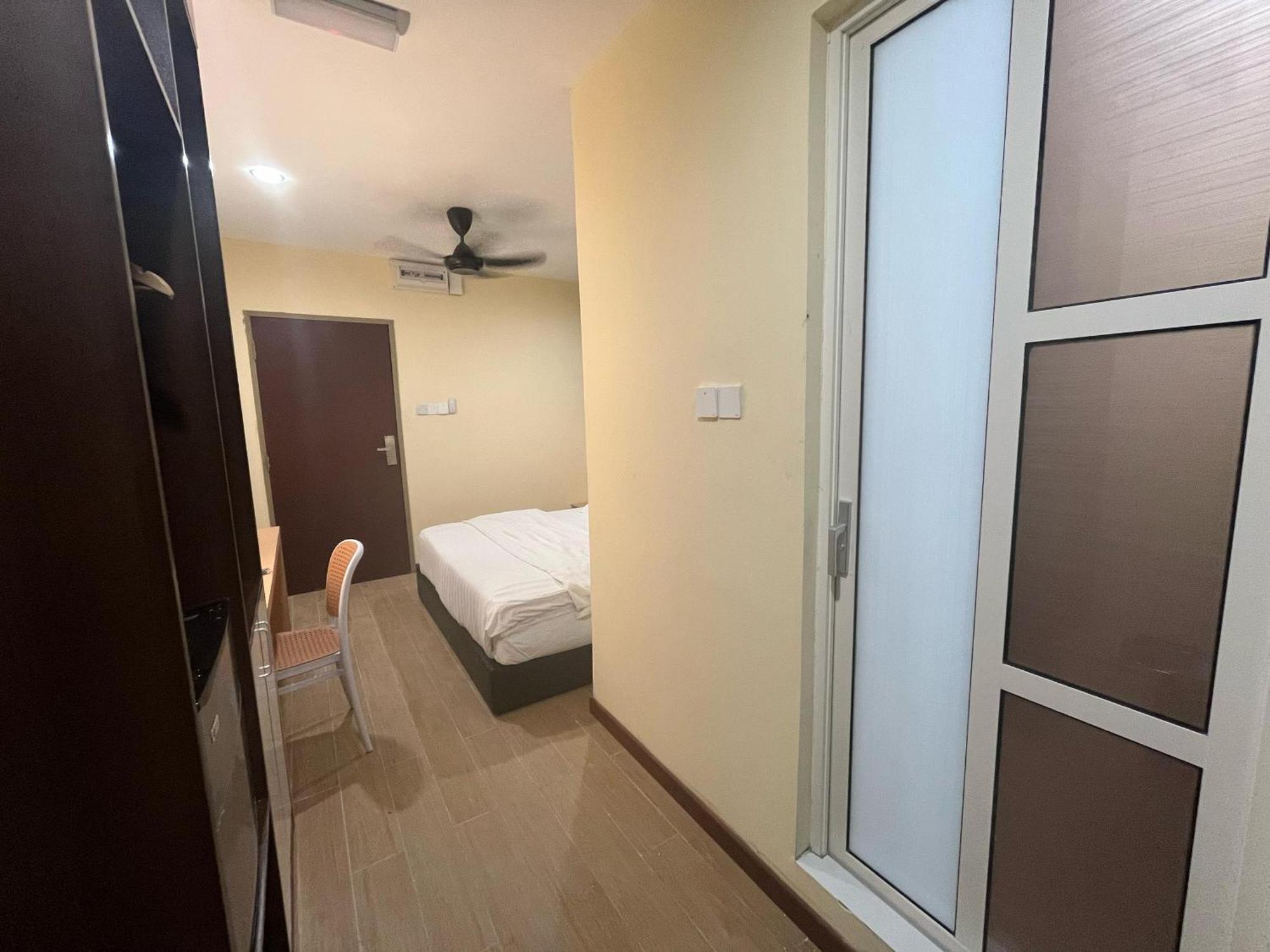 Halo Hotel Semporna Buitenkant foto